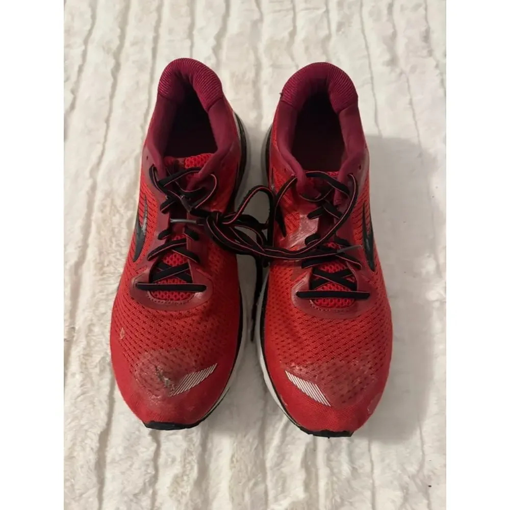 Brooks Men's Running Shoes Red Black Athletic Sneakers Size 11 D Pre-Owned
